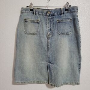 Clio distressed washed jean skirt with front slit size 6 petites